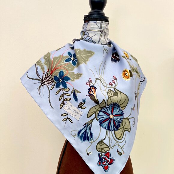 New Gucci Scarf Flora Print Kris Knight Blue Silk Wrap with Gucci Gift Box - Picture 11 of 16